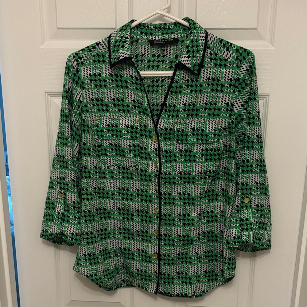 Jones New York Green and Black Patterned Button Down Shirt